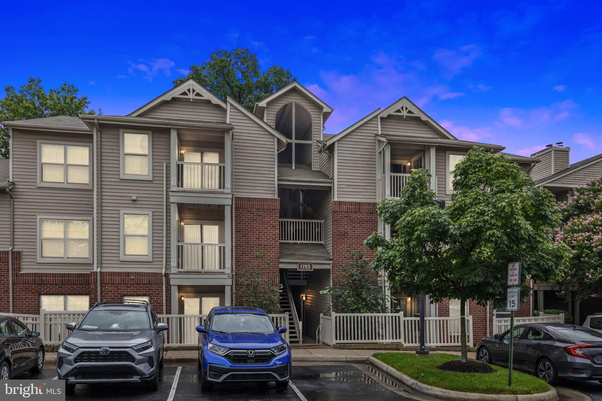 1793 Jonathan Way, Unit 1793D Reston, VA 20190 - Photo 2 of 25 Gallery Image 2