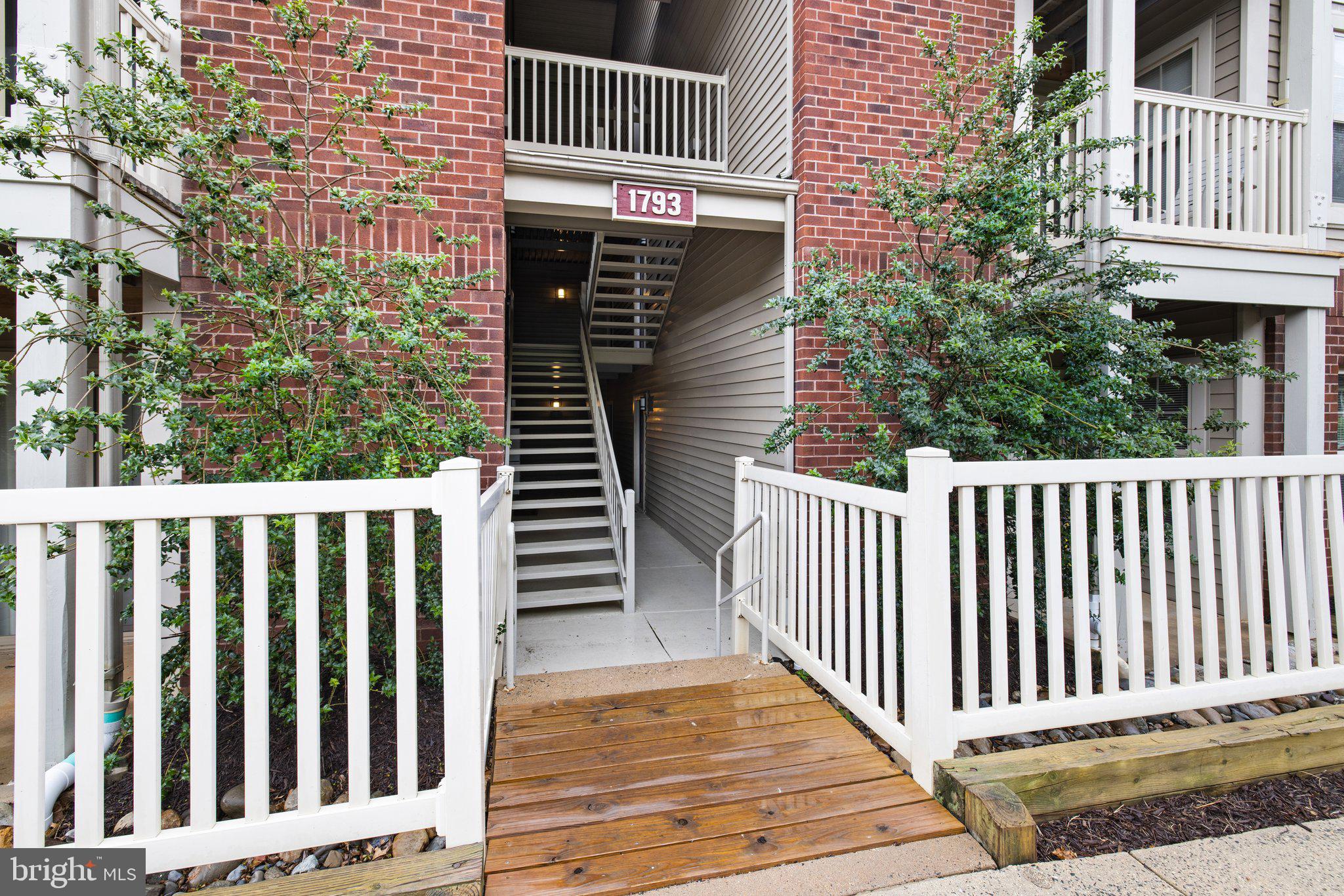 1793 Jonathan Way, Unit 1793D Reston, VA 20190 - Photo 3 of 25 Gallery Image 3