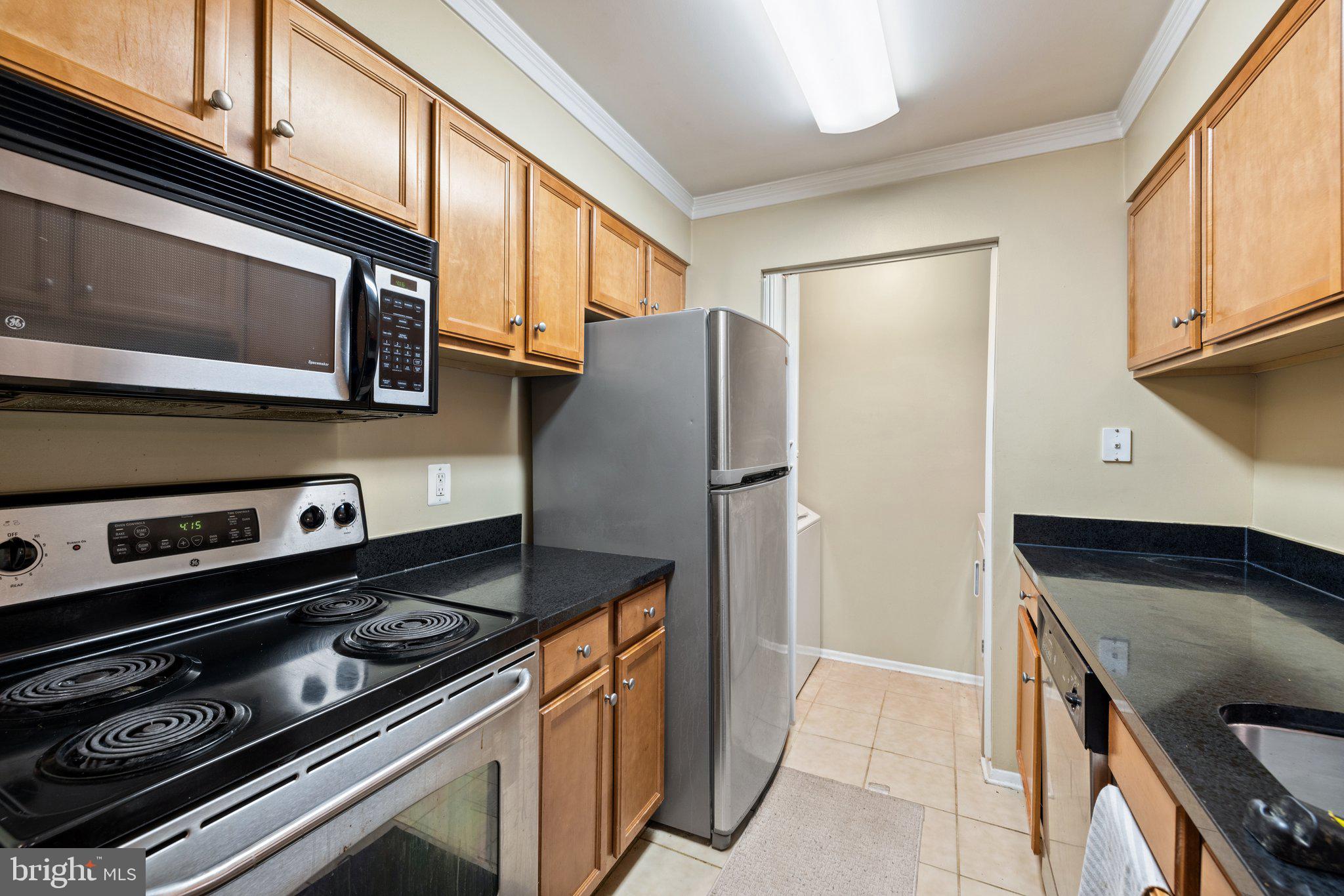 1793 Jonathan Way, Unit 1793D Reston, VA 20190 - Photo 9 of 25 Kitchen