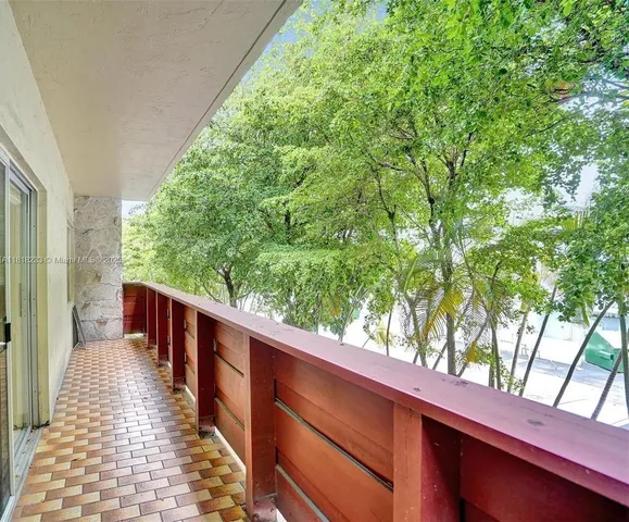 $370,000 | 1205 Mariposa Avenue, Unit 333, Coral Gables, FL 33146