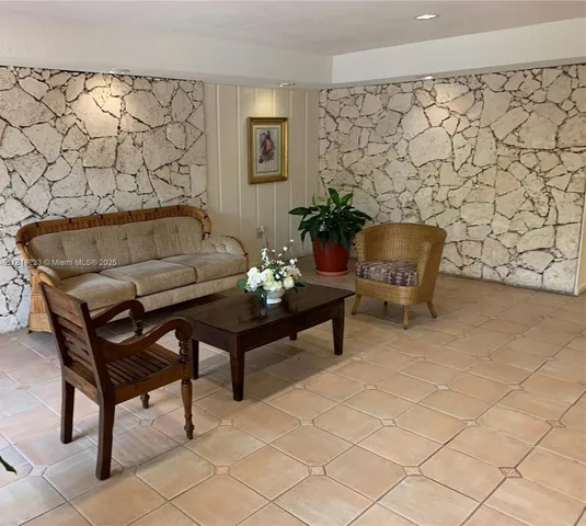 $370,000 | 1205 Mariposa Avenue, Unit 333, Coral Gables, FL 33146