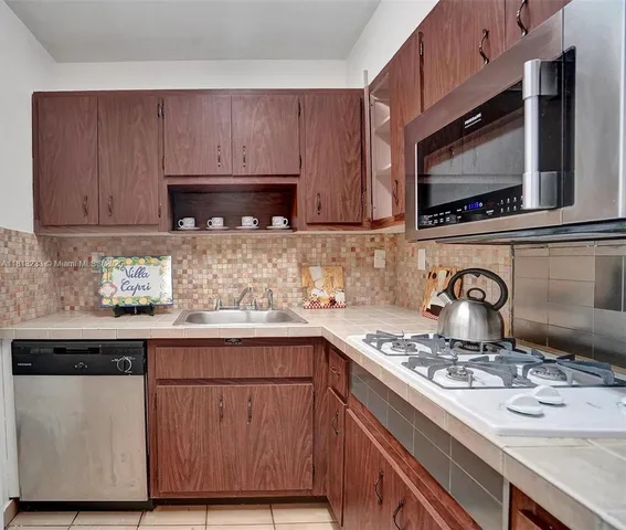 $370,000 | 1205 Mariposa Avenue, Unit 333, Coral Gables, FL 33146