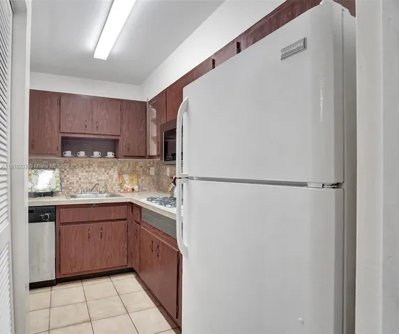 $370,000 | 1205 Mariposa Avenue, Unit 333, Coral Gables, FL 33146