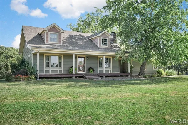 $415,000 | 28417 Meadowbrook Estates, Warrenton, MO 63383