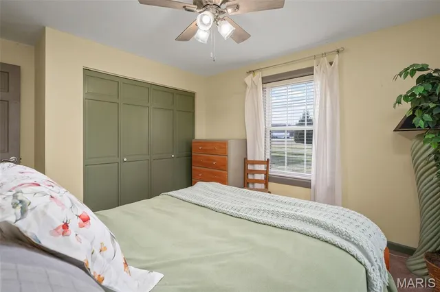 $415,000 | 28417 Meadowbrook Estates, Warrenton, MO 63383