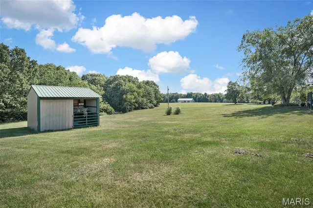 $415,000 | 28417 Meadowbrook Estates, Warrenton, MO 63383