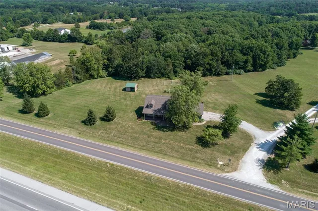 $415,000 | 28417 Meadowbrook Estates, Warrenton, MO 63383