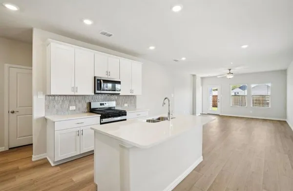 $3,300 | 808 Leavenworth Drive, McKinney, TX 75071