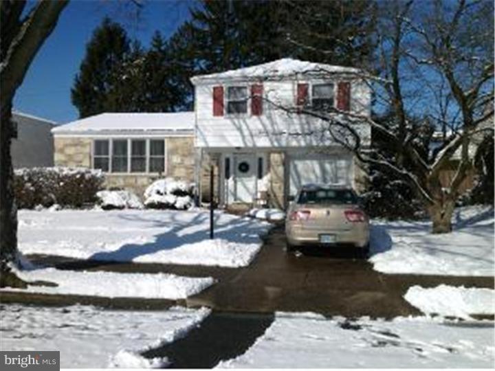 9758 Susan Road Philadelphia, PA 19115 - Photo 1 of 12 Exterior