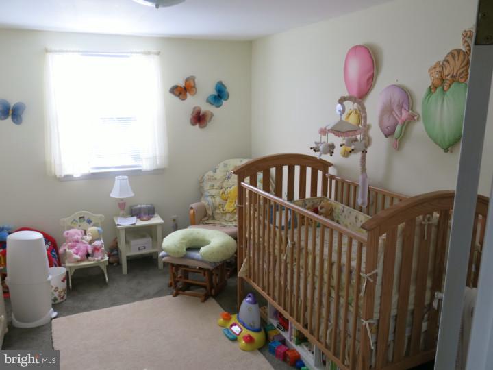 9758 Susan Road Philadelphia, PA 19115 - Photo 9 of 12