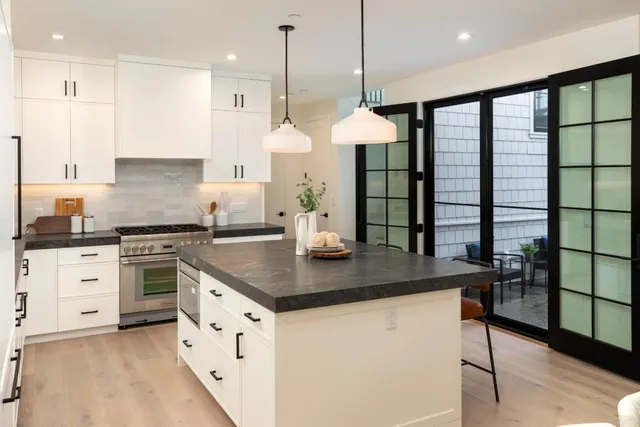 $4,300,000 | 737 Linden Avenue, Burlingame, CA 94010