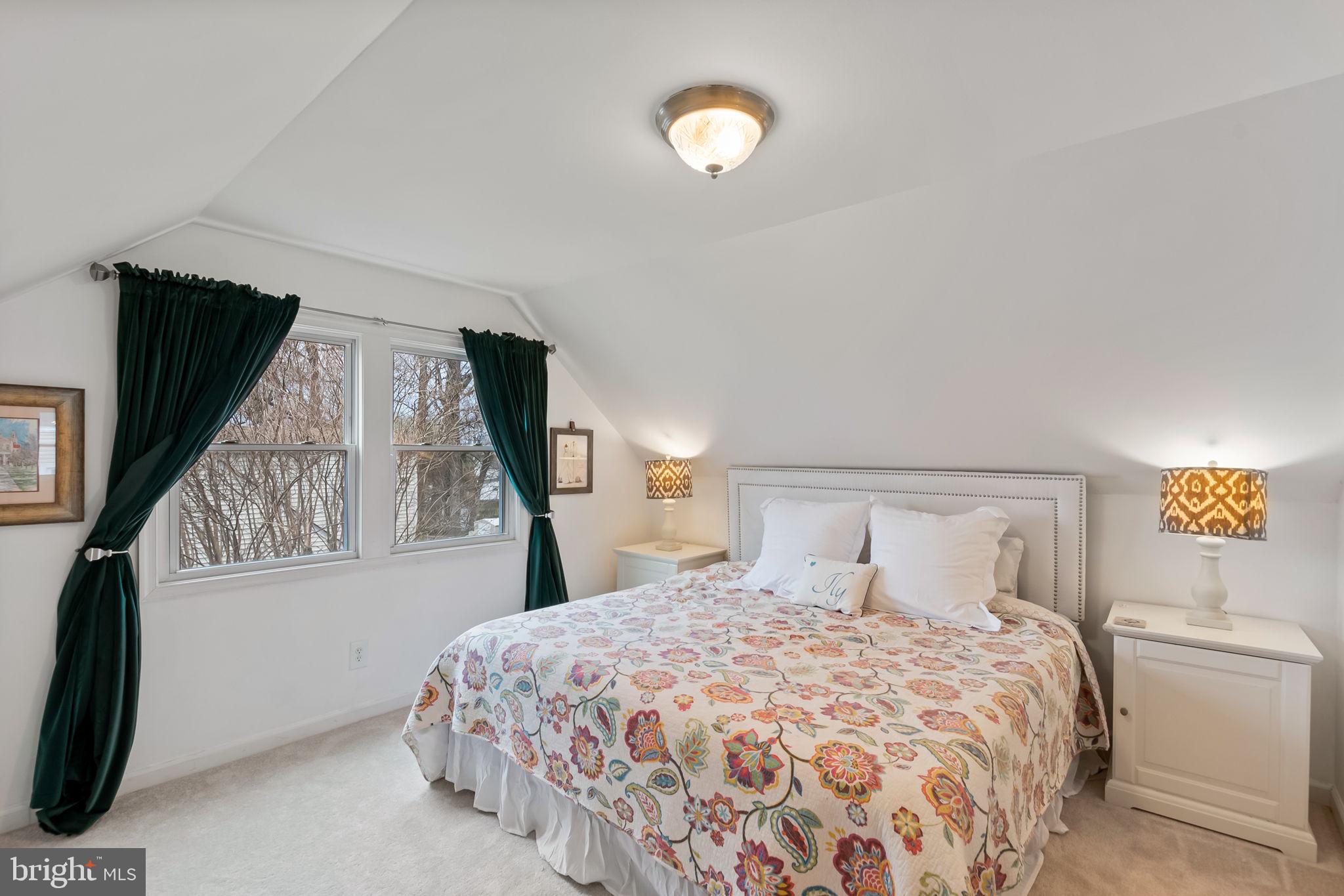 4029 Maple Street Fairfax, VA 22030 - Photo 17 of 34 Upper Level Primary Suite