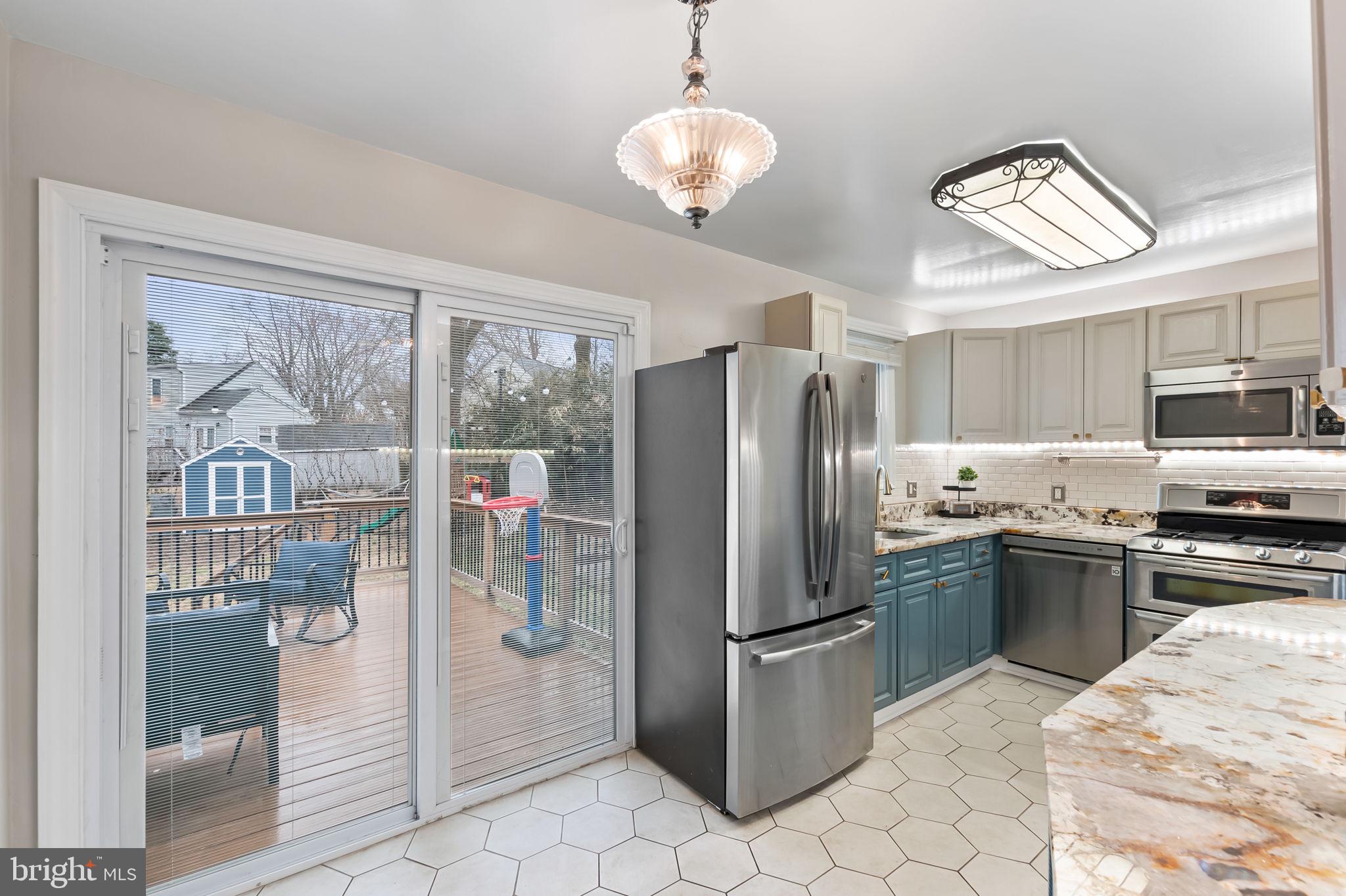 4029 Maple Street Fairfax, VA 22030 - Photo 5 of 34