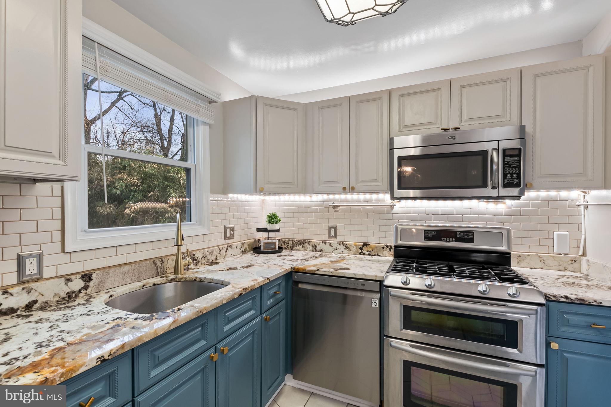 4029 Maple Street Fairfax, VA 22030 - Photo 7 of 34