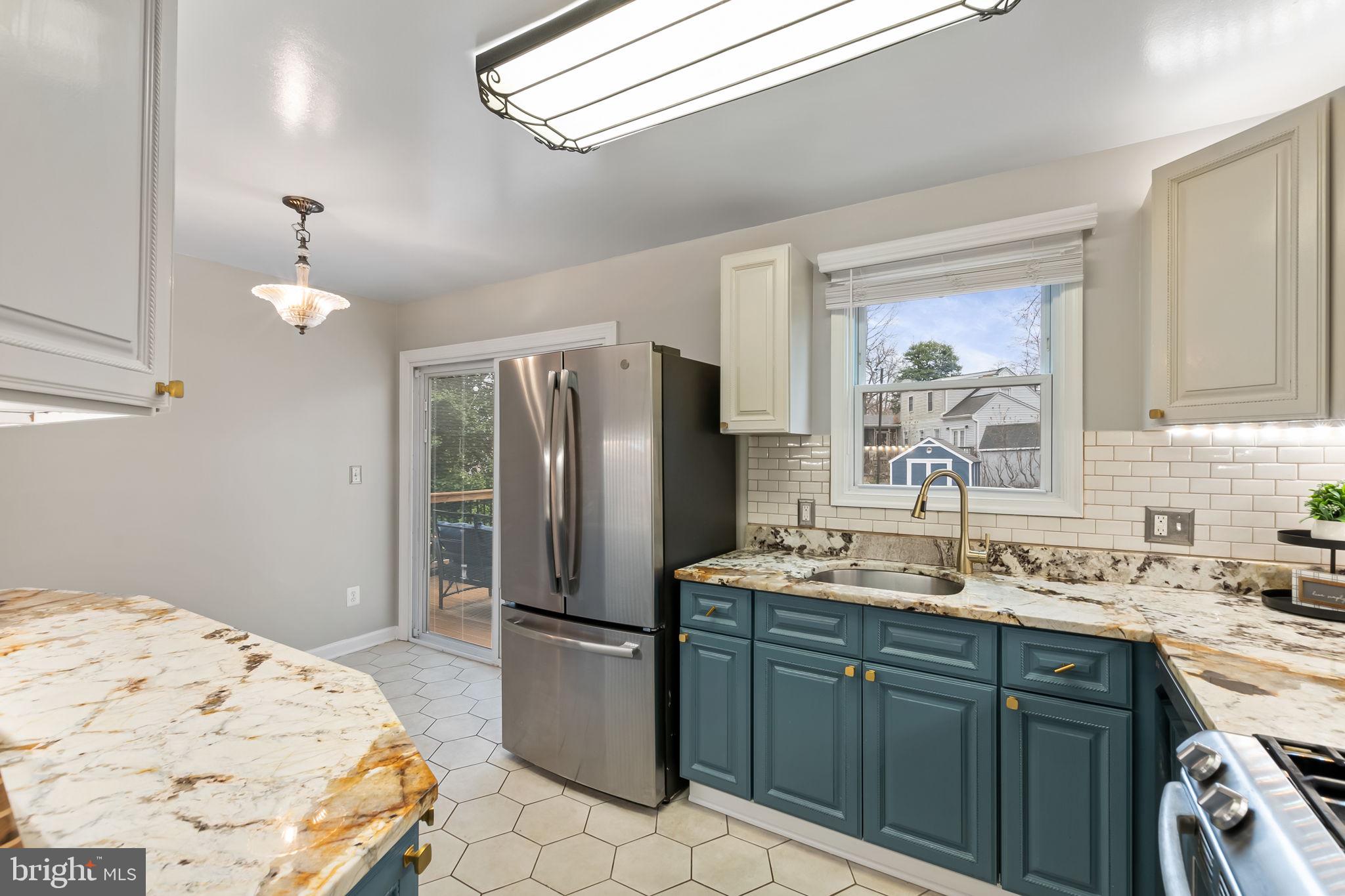 4029 Maple Street Fairfax, VA 22030 - Photo 9 of 34