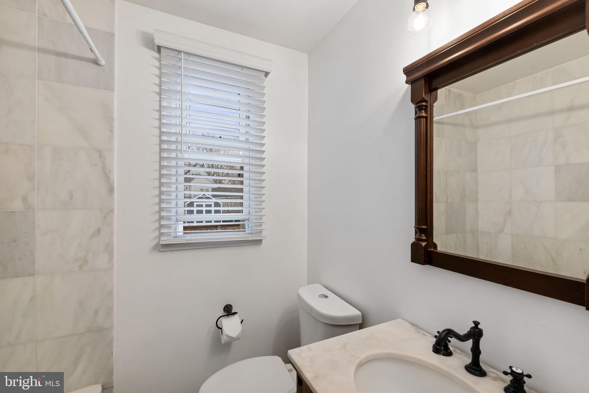 4029 Maple Street Fairfax, VA 22030 - Photo 10 of 34 Main Level Full Bath