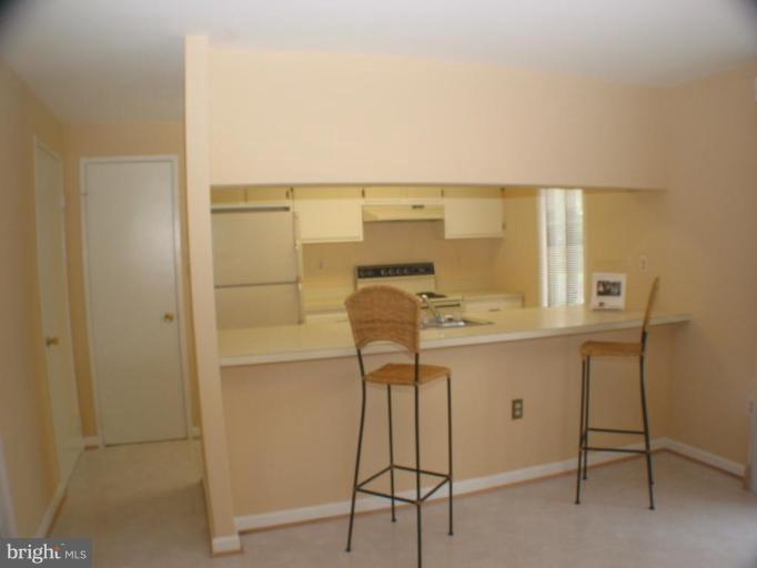 10738 Lester Street Silver Spring, MD 20902 - Photo 4 of 13 Breakfast Area