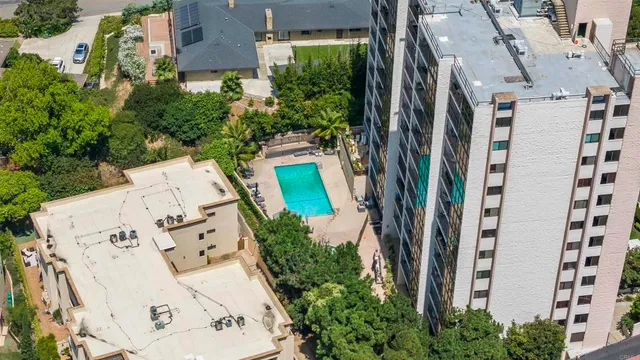 $1,374,900 | 2500 Torrey Pines Road, Unit 305, La Jolla, CA 92037