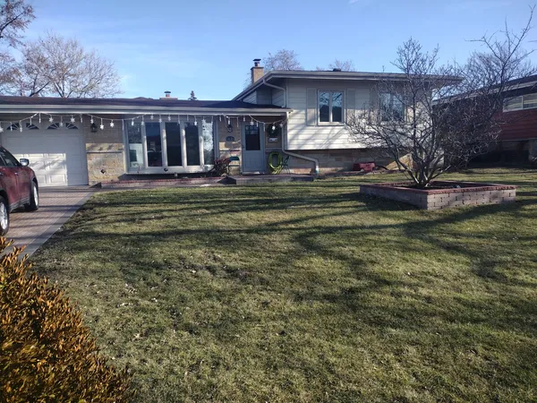 $649,900 | 5639 Manor Lane, Chicago, IL 60631