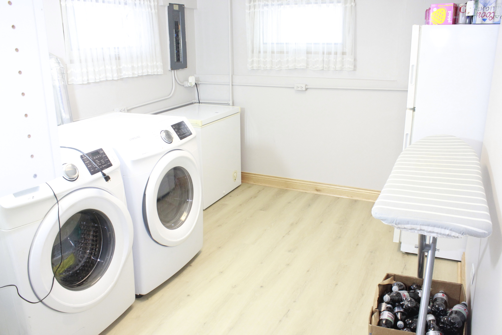 5639 Manor Lane Chicago, IL 60631 - Photo 22 of 29 a utility room with dryer and washer