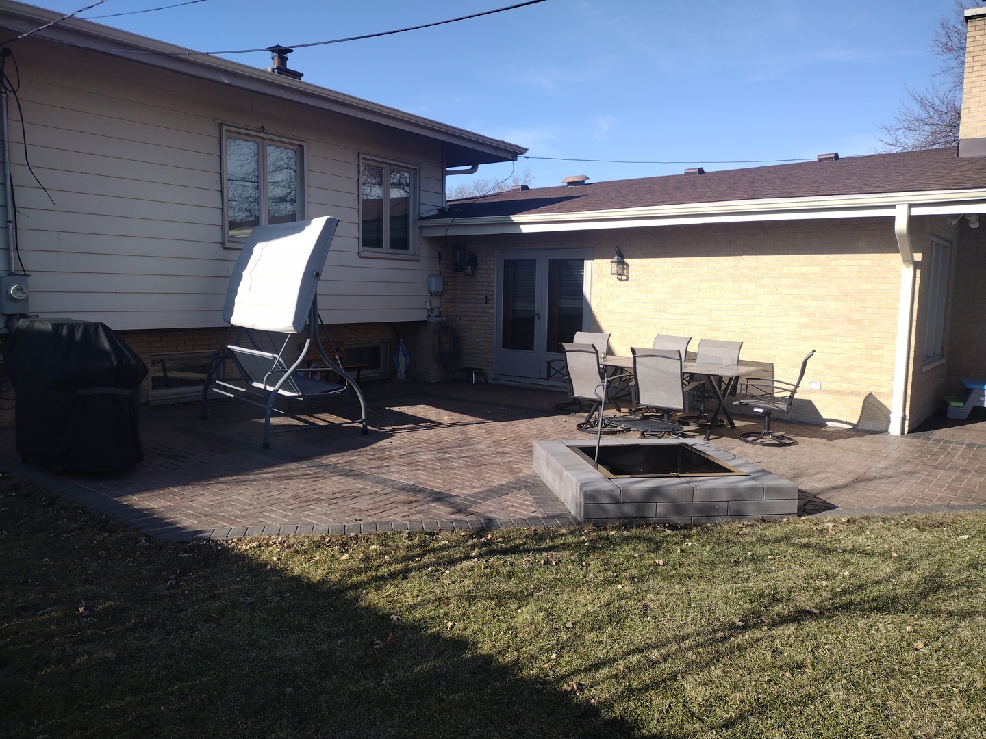 5639 Manor Lane Chicago, IL 60631 - Photo 3 of 29 a front view of house with yard