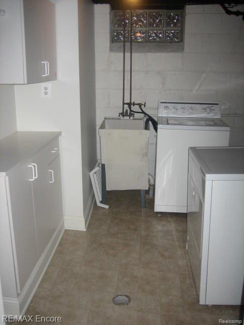 2344 Windemere Road Birmingham, MI 48009 - Photo 16 of 22 Laundry Room