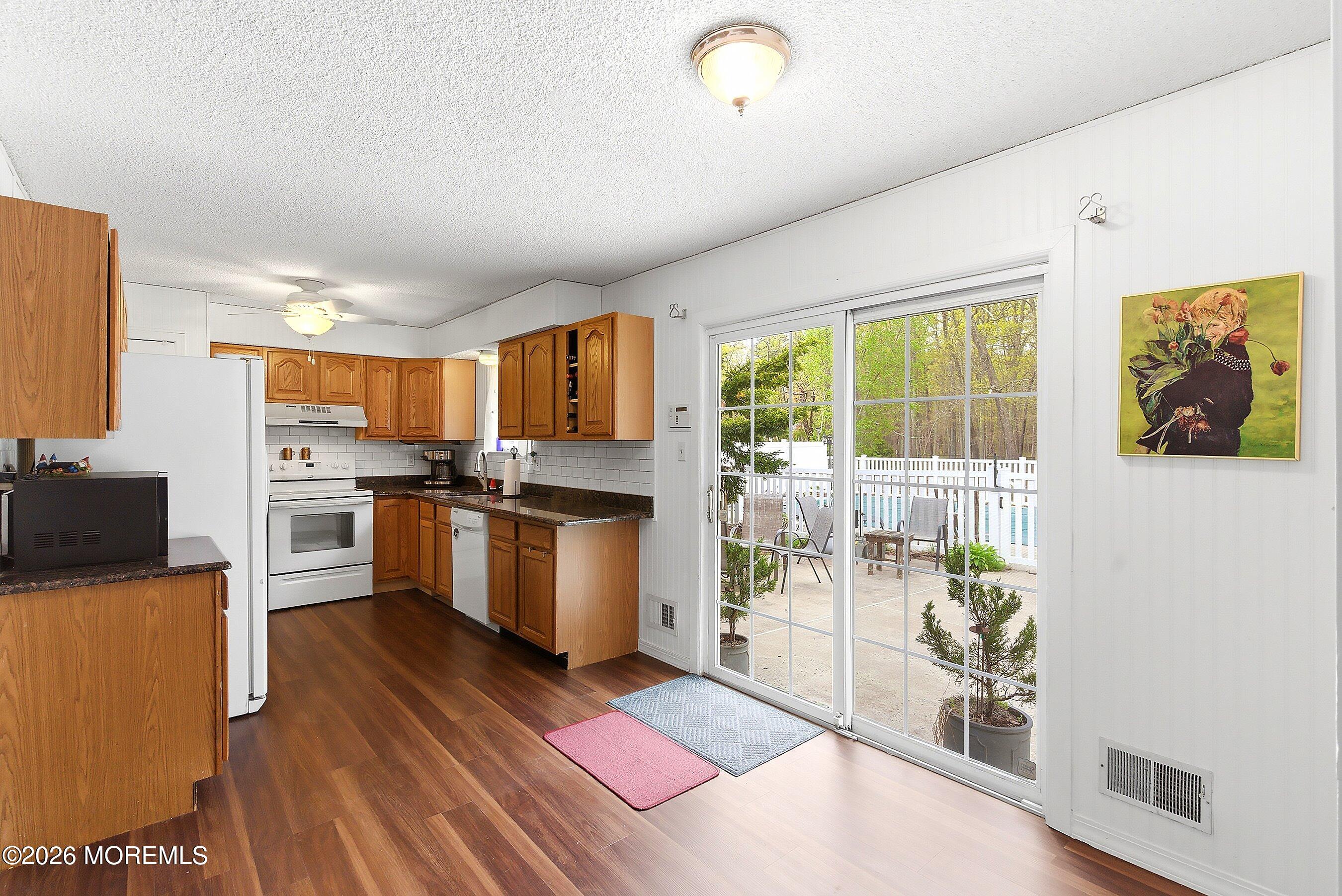 844 Miller Avenue Jackson, NJ 08527 - Photo 13 of 48 14-Dining