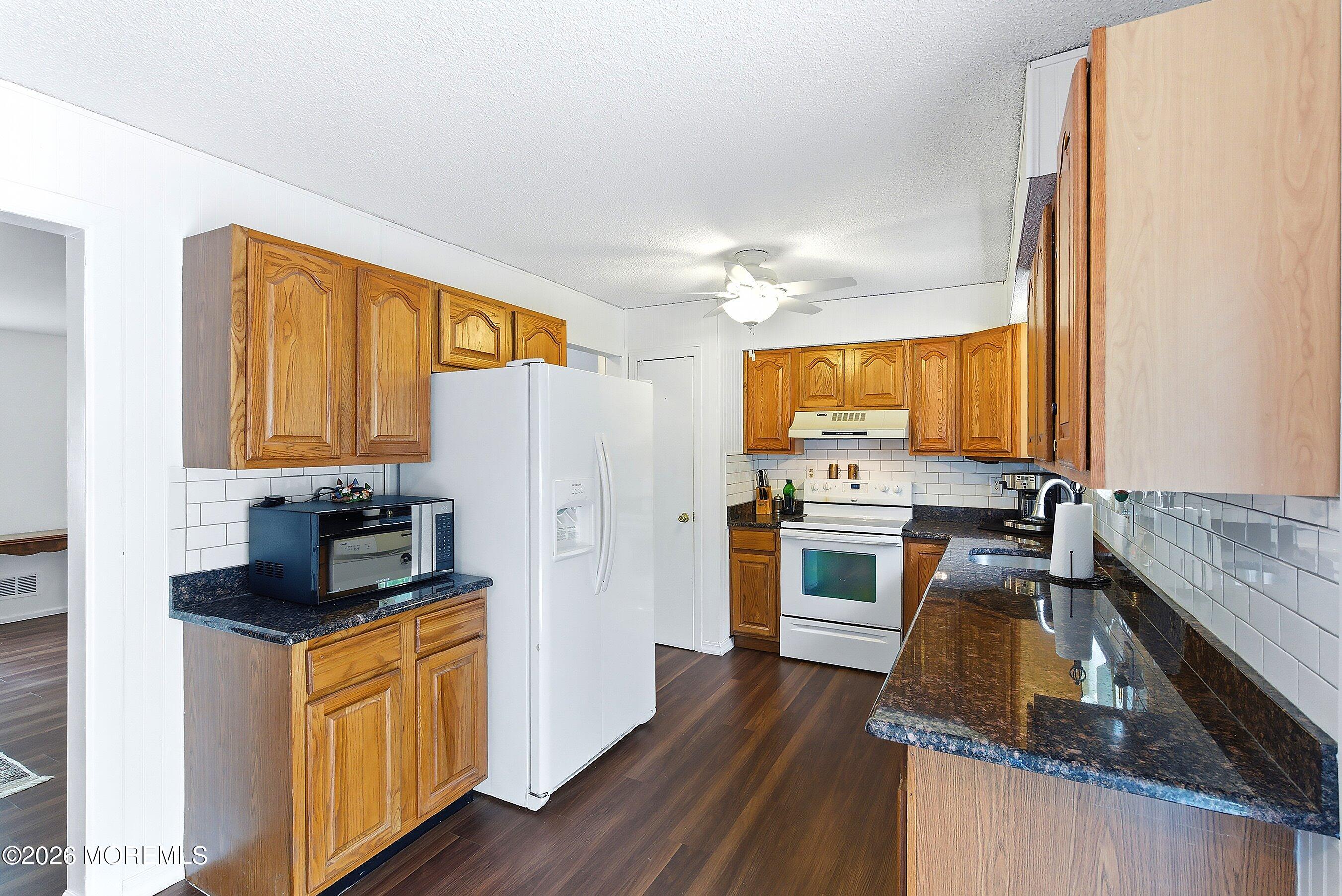 844 Miller Avenue Jackson, NJ 08527 - Photo 15 of 48 15-Kitchen 1A