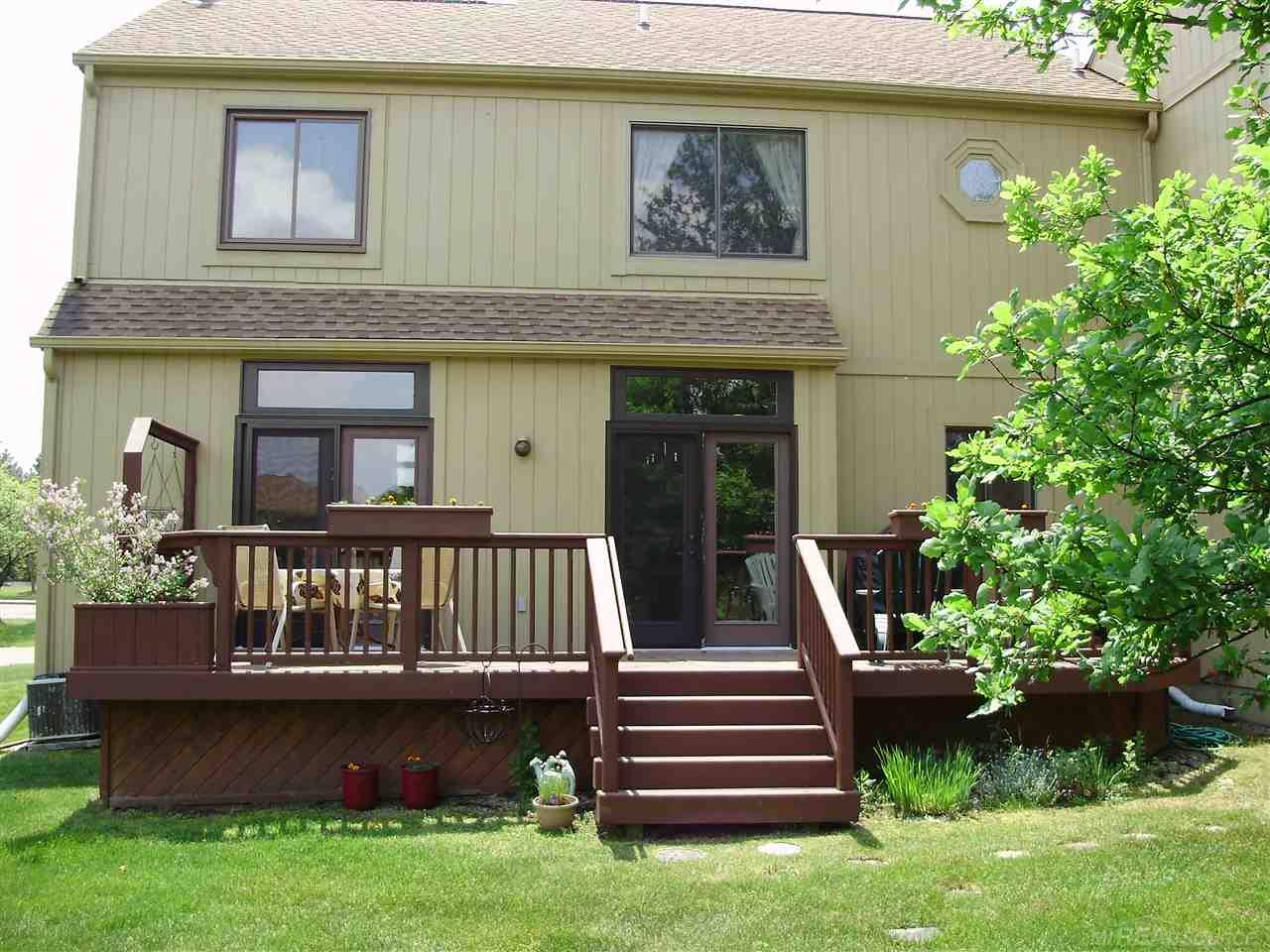 2267 Crystal Drive Rochester, MI 48309 - Photo 31 of 33 31292366-30.JPG