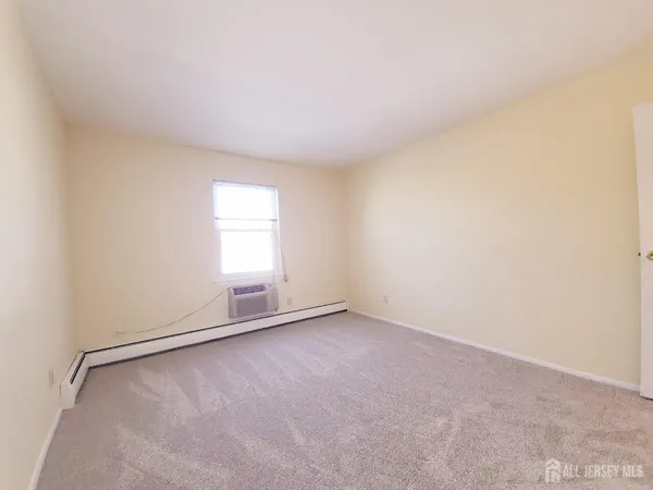 $149,900 | 93 Fox Road, Unit 2B, Edison, NJ 08817