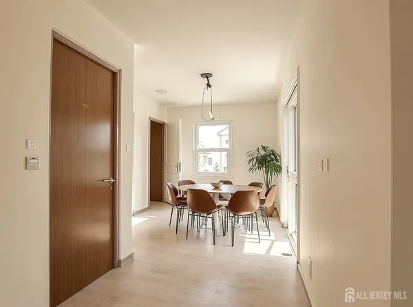 $149,900 | 93 Fox Road, Unit 2B, Edison, NJ 08817