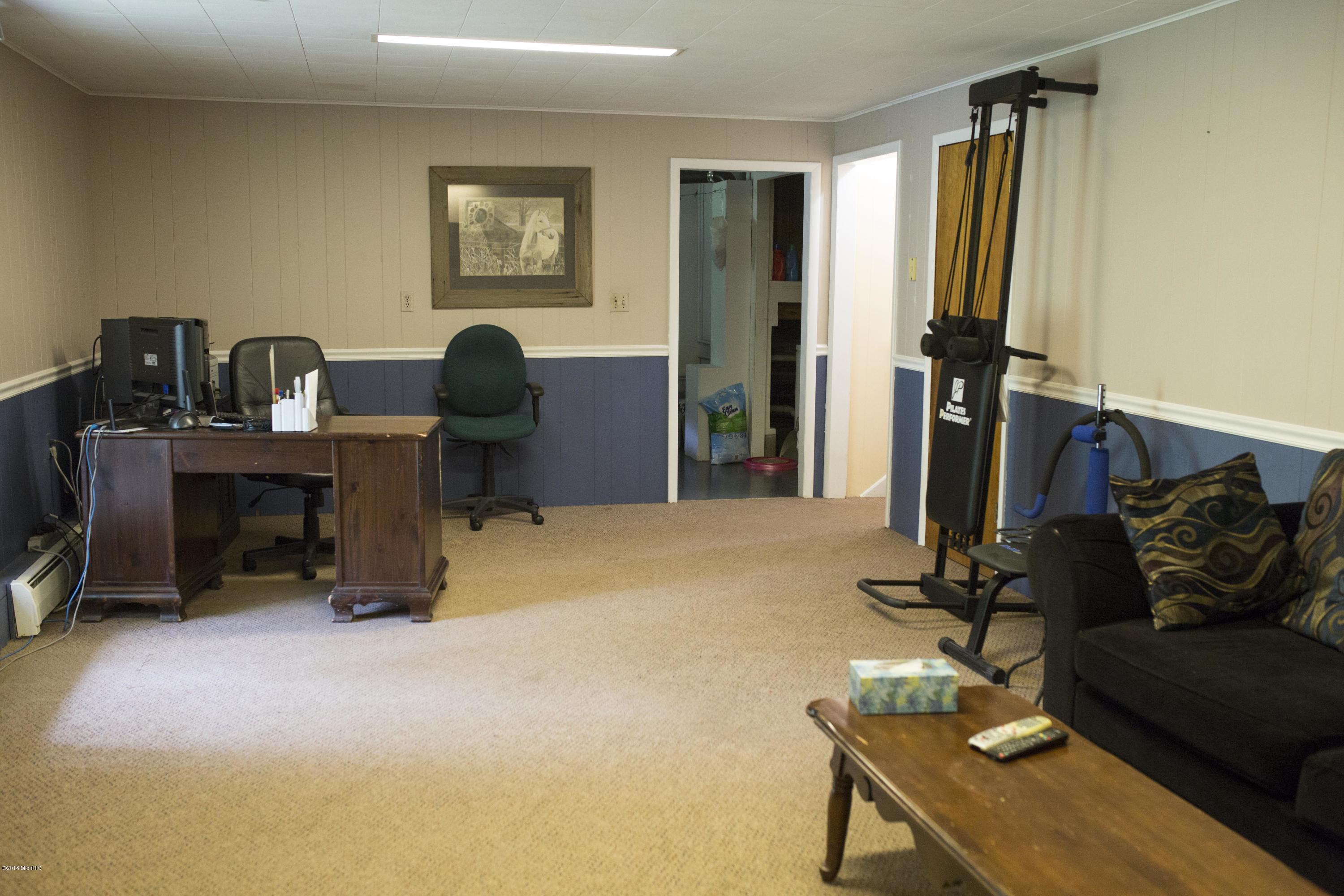 4301 Holton Road Muskegon, MI 49445 - Photo 28 of 57 KZ5B0497