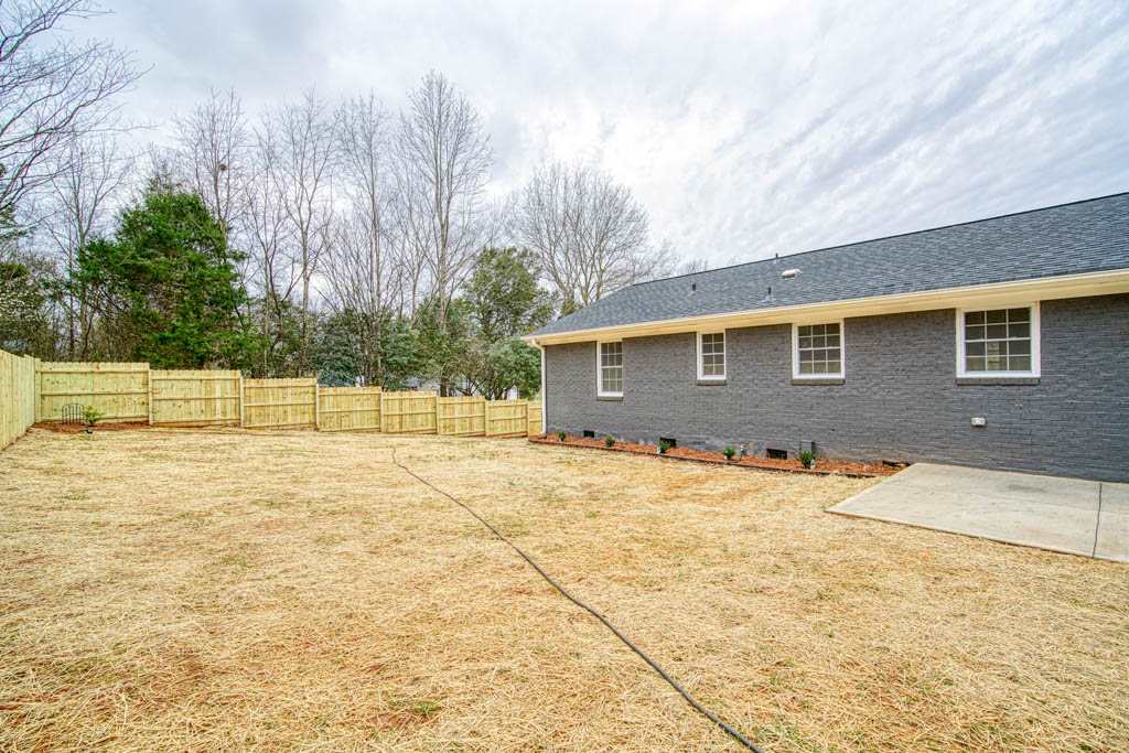 2871 Brockman McClimon Road Greer, SC 29651 - Photo 5 of 32 Gallery Image 5
