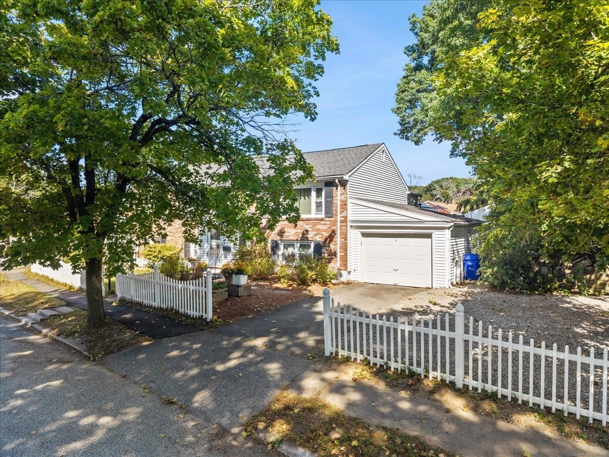 116 Running Brook Road Boston, MA 02132 - Photo 5 of 45 Gallery Image 5