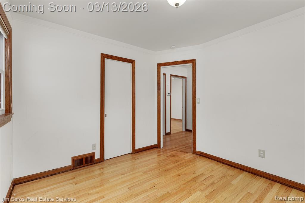 2204 Roslyn Road Grosse Pointe Woods, MI 48236 - Photo 16 of 34