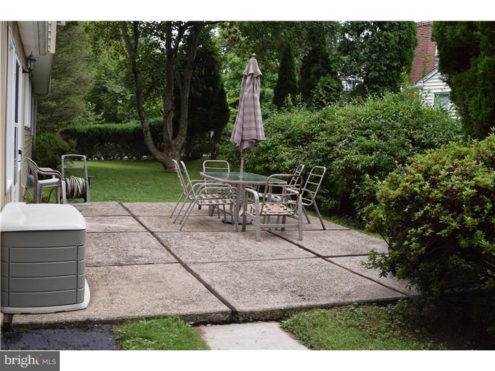 1090 Cedar Grove Road Broomall, PA 19008 - Photo 2 of 20 Patio