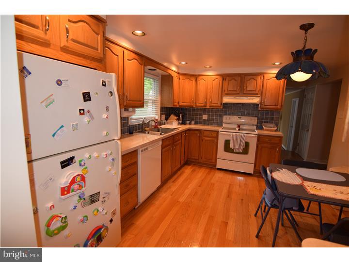 1090 Cedar Grove Road Broomall, PA 19008 - Photo 7 of 20 Kitchen