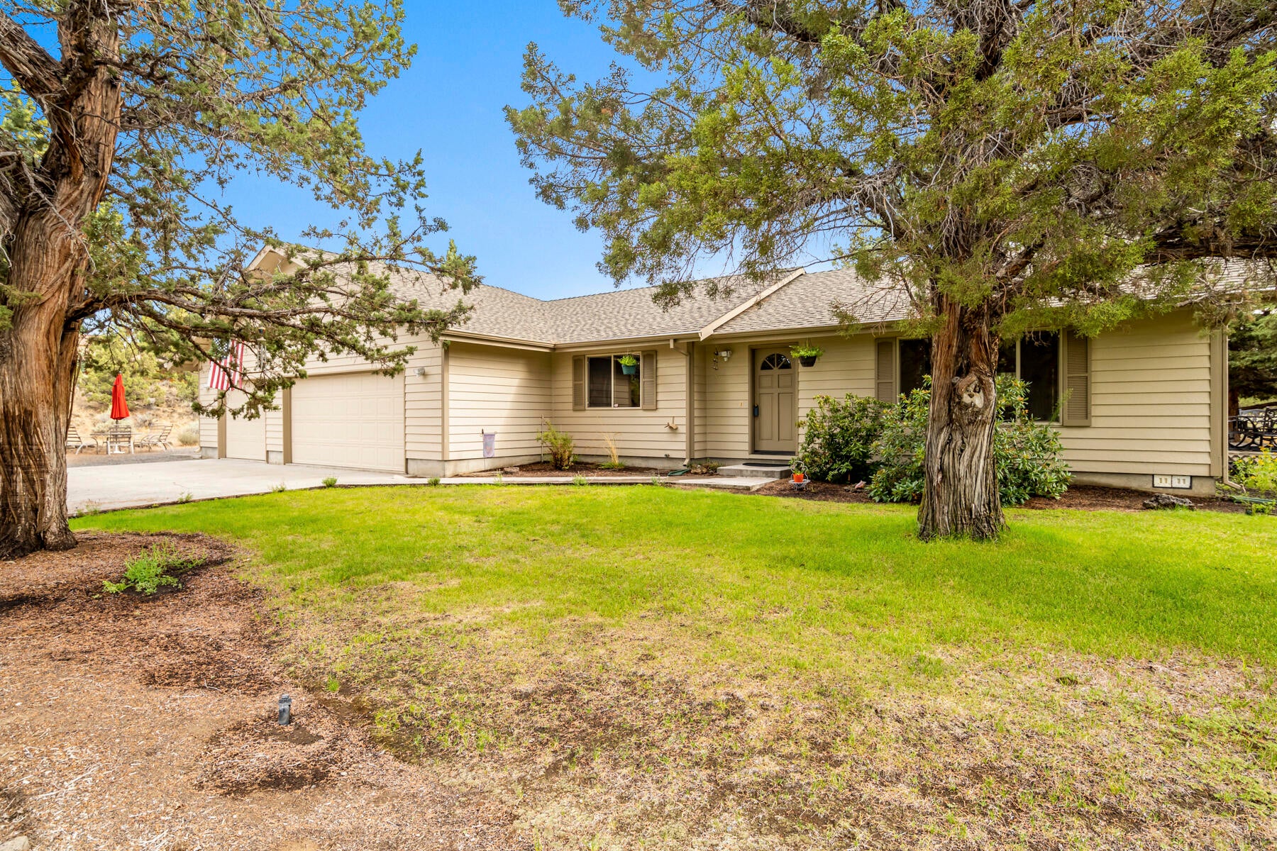 64666 McGrath Road Bend, OR 97701 - Photo 3 of 44 JH5_8772