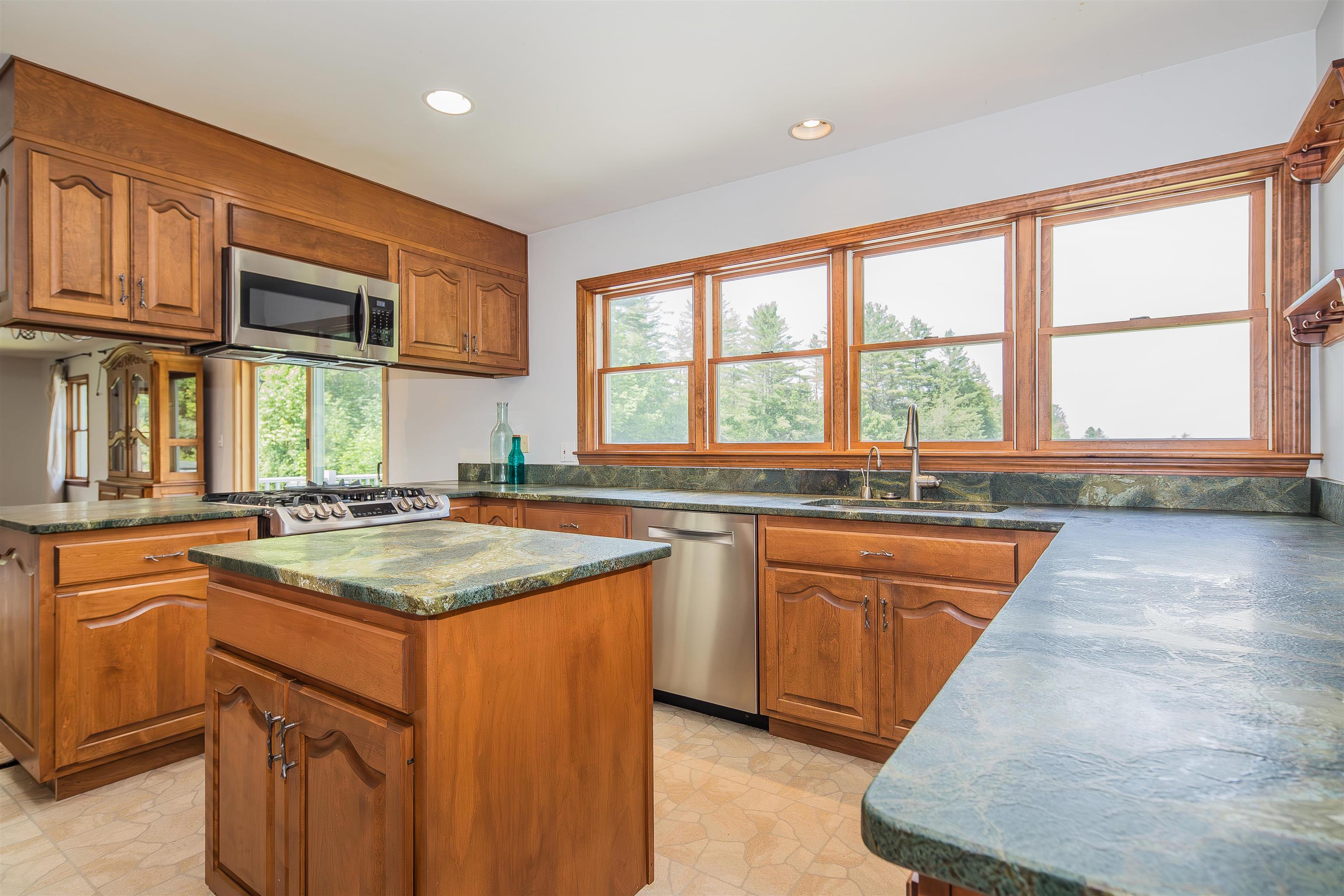 228 Leonard Road Sharon, VT 05068 - Photo 21 of 49