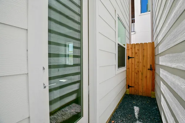 a view of entryway front of house