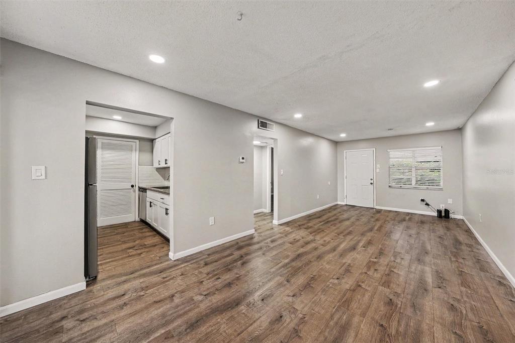 9208 North Connechusett Road, Unit D Tampa, FL 33617 - Photo 8 of 28