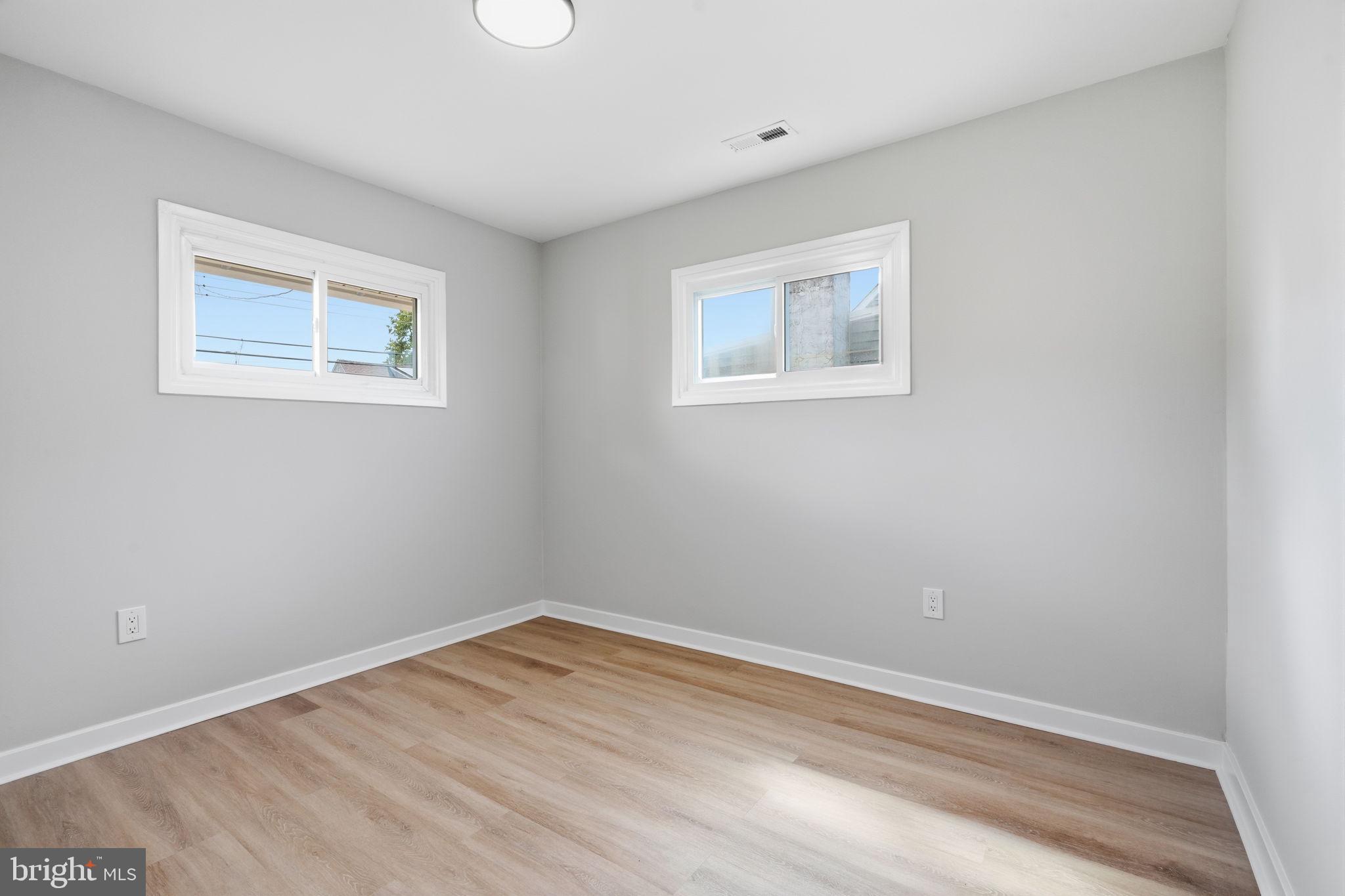 32 Iris Road Levittown, PA 19057 - Photo 18 of 32 Gallery Image 18