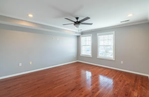 $352,500 | 491 Walnut Street, Lawrenceburg, IN 47025