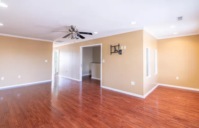 $385,000 | 491 Walnut Street, Lawrenceburg, IN 47025