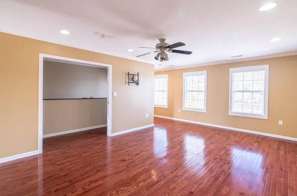 $352,500 | 491 Walnut Street, Lawrenceburg, IN 47025