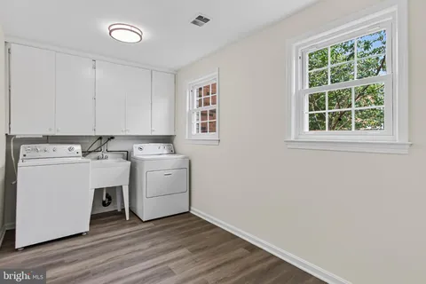 $850,000 | 19 South Abingdon Street, Arlington, VA 22204