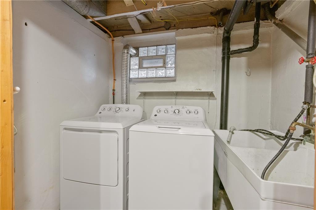 459 East Garden Road Pittsburgh, PA 15227 - Photo 23 of 33 a utility room with dryer and washer