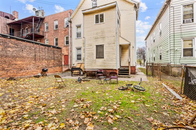 $414,900 | 1380 State Street, New Haven, CT 06511