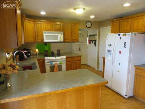 8414 Lake Road Montrose, MI 48457 - Photo 15 of 27 20454083-14.JPG