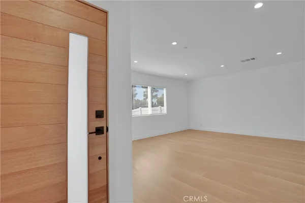 $4,900 | 18225 Chatsworth Street, Northridge, CA 91326